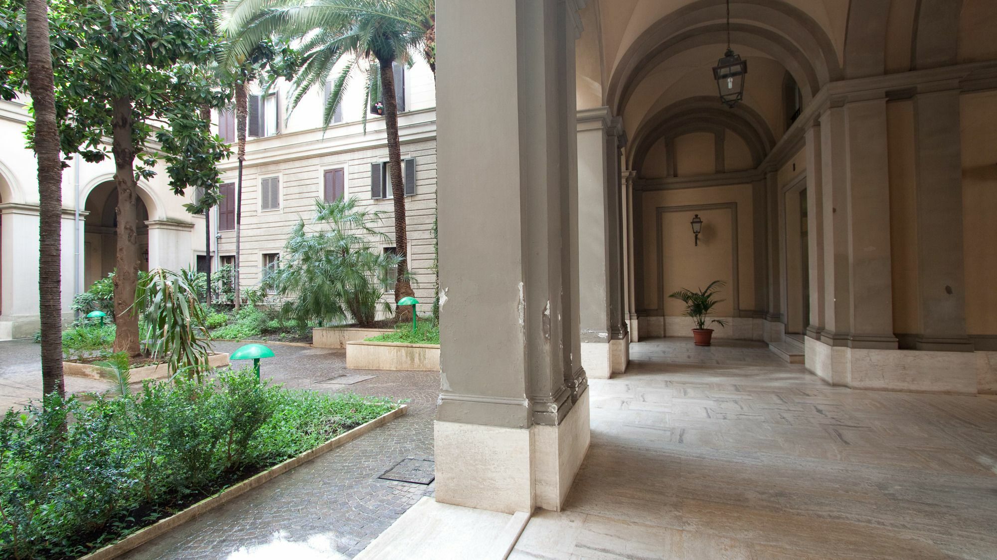 In Ottaviano Appartamento Roma